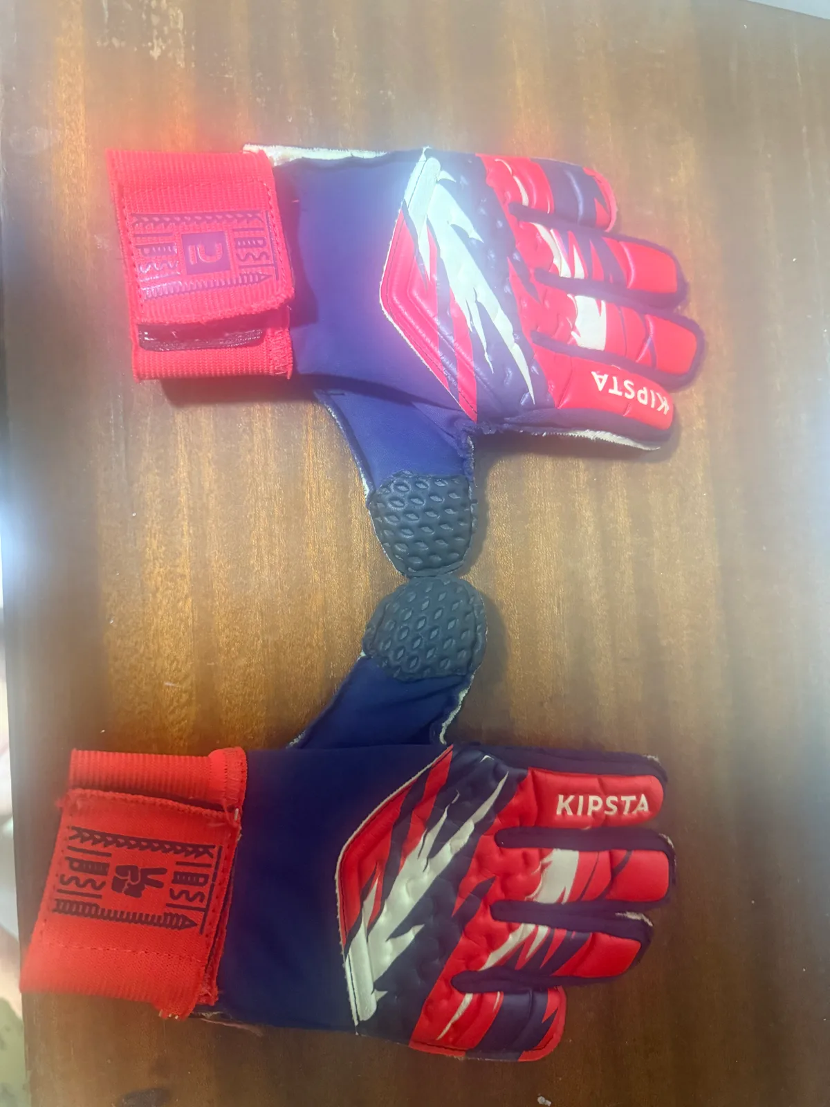 Goalkeeper gloves